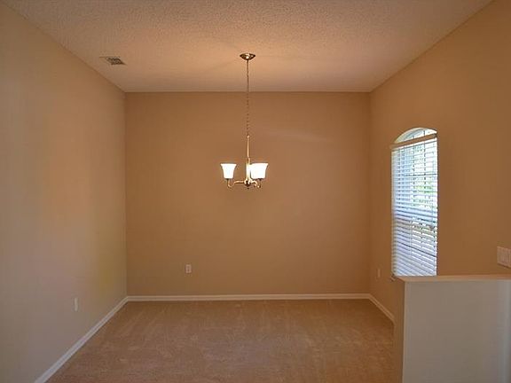 5th image of 612 White Oak Way
