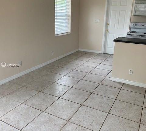 2nd image of 615 NW 18th St #1
