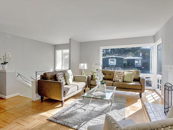 2nd image of 161 Madison Ave