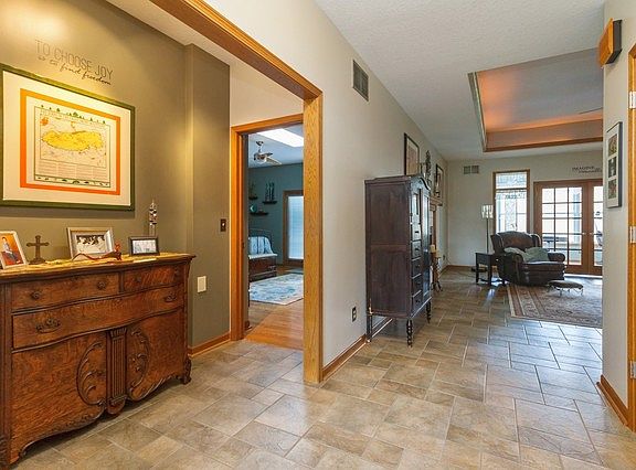 3rd image of 16 Birchwood Ln