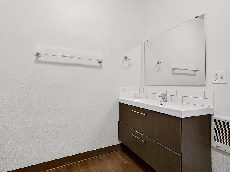 5114 N Williams Ave — Photo 18