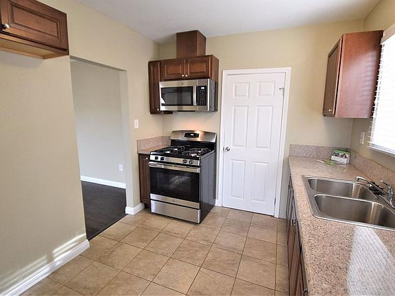 3rd image of 6026 Alviso Ave