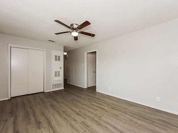 4th image of 1238 Narcissus Ln