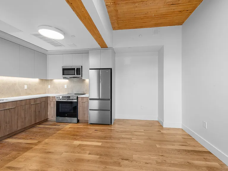80 Ainslie St #404 — Photo 8