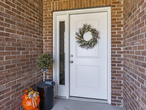 4th image of 110 Black Oak Dr #B