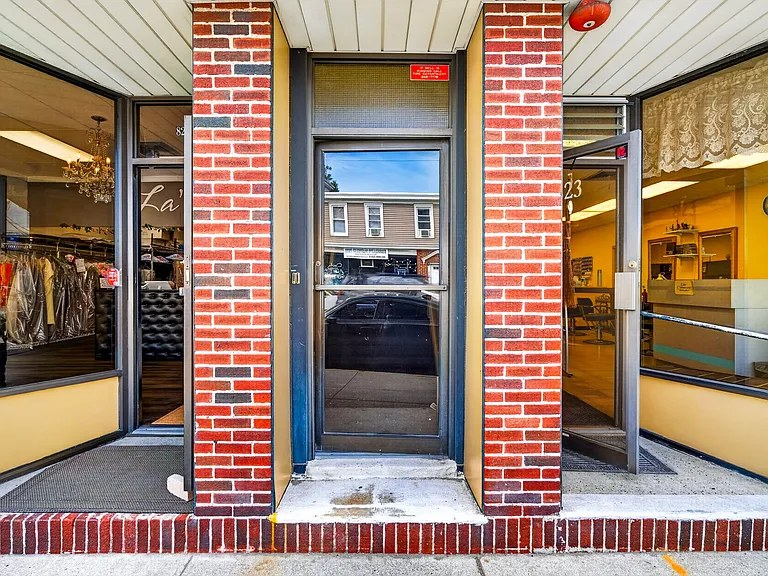 825 Main St #A — Photo 6