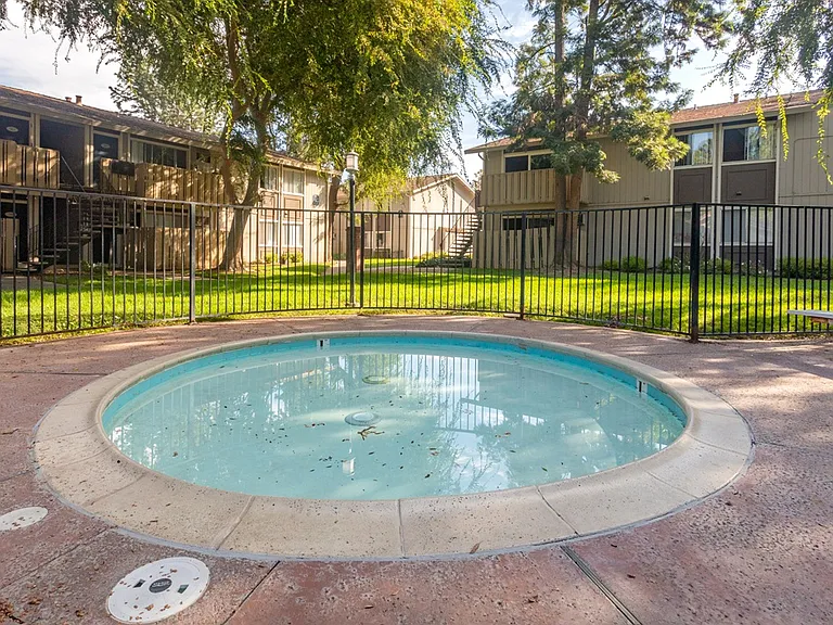 Almaden Terrace — Photo 14