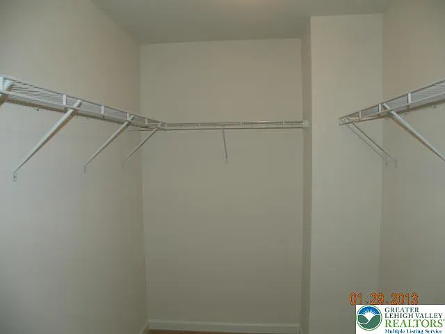 5985 Valley Forge Dr — Photo 13