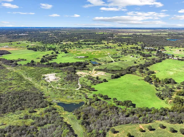 2090 Erwin Rd, Jacksboro, TX 76458