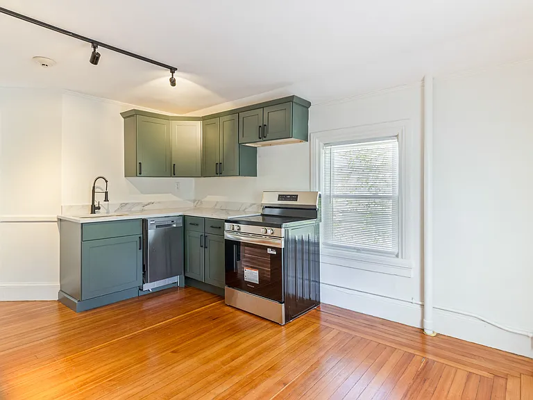 169 Waterman St #5 — Photo 3