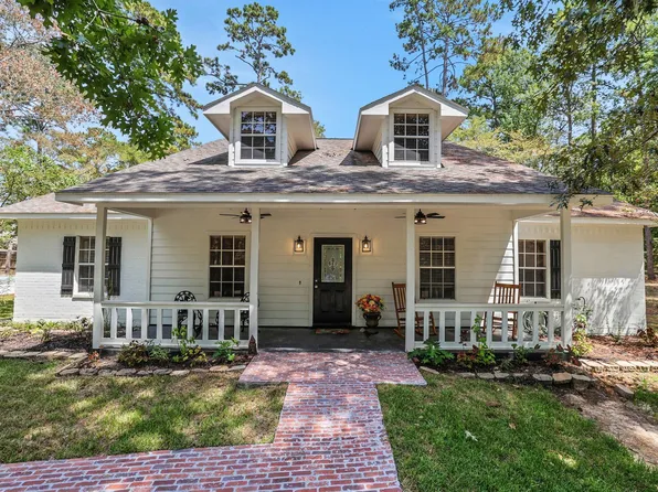 221 Lake Grove Dr, Coldspring, TX 77331