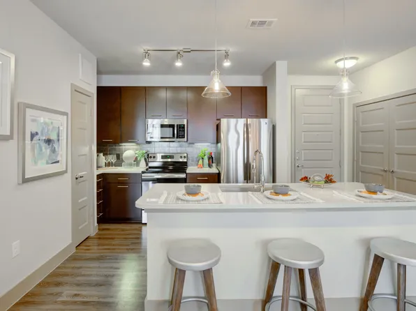 Platform, 2823 E Martin Luther King St #1-1333, Austin, TX 78702