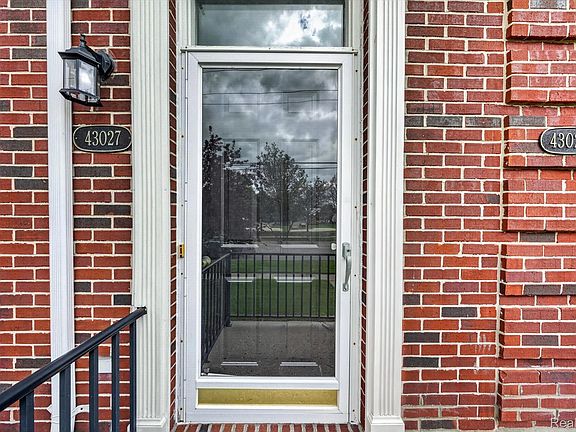 5th image of 43027 Strand Dr
