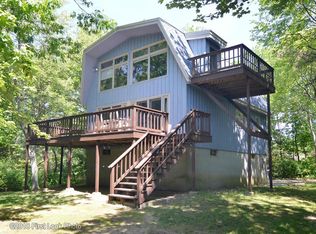 9 Essex Dr, Charlestown, RI 02813