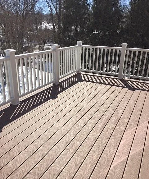 TREX DECK