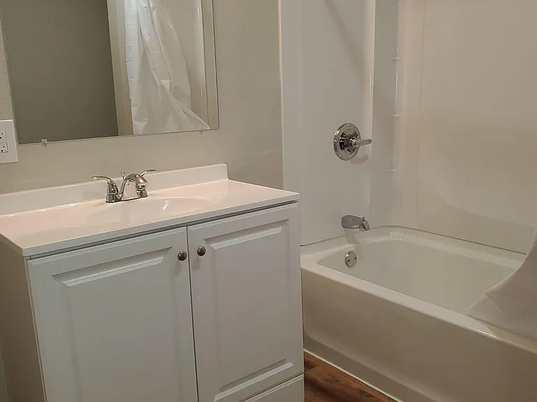 202 McElroy St — Photo 14