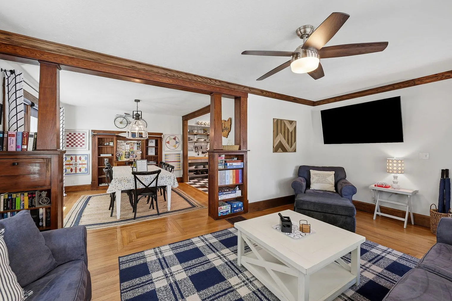 6 bed, 6.0 bath, 2884 sqft, $10,582 — Photo 2