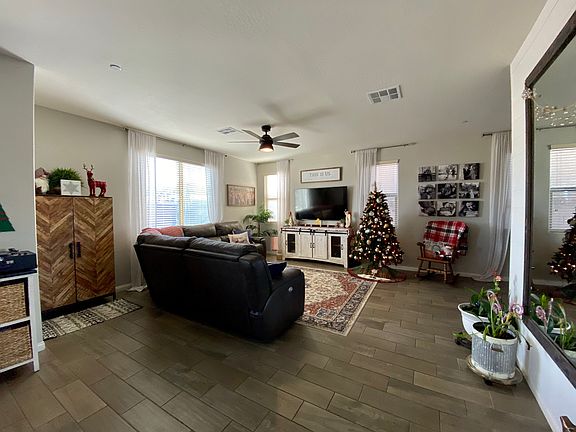 4th image of 462 Barcarolle Ln