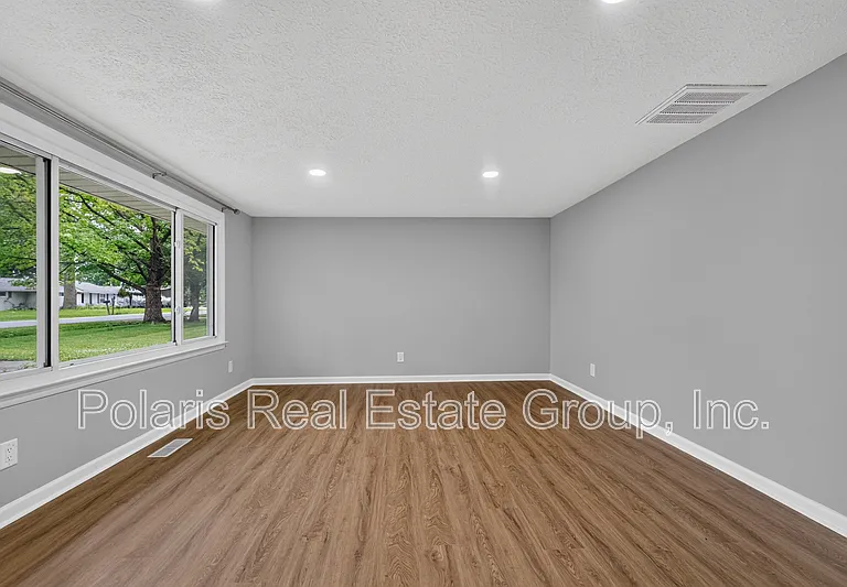 4419 Charles Dr — Photo 6