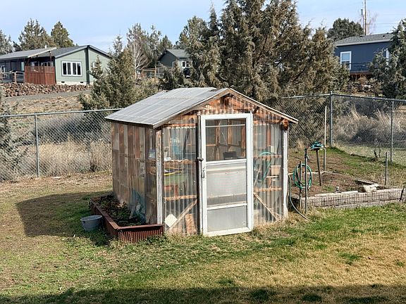 5th image of 8818 SW Panorama Rd