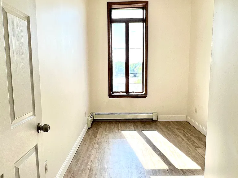 19 Market St #A — Photo 5