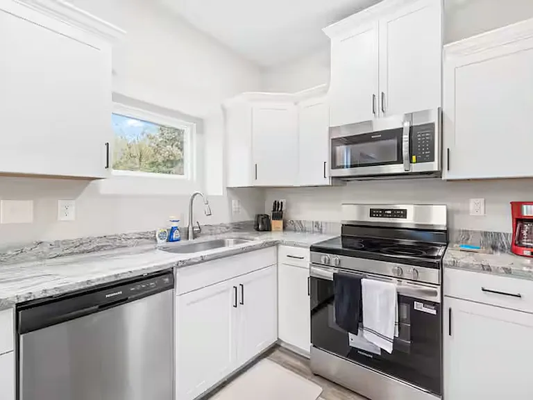614 Kings Mountain St — Photo 11