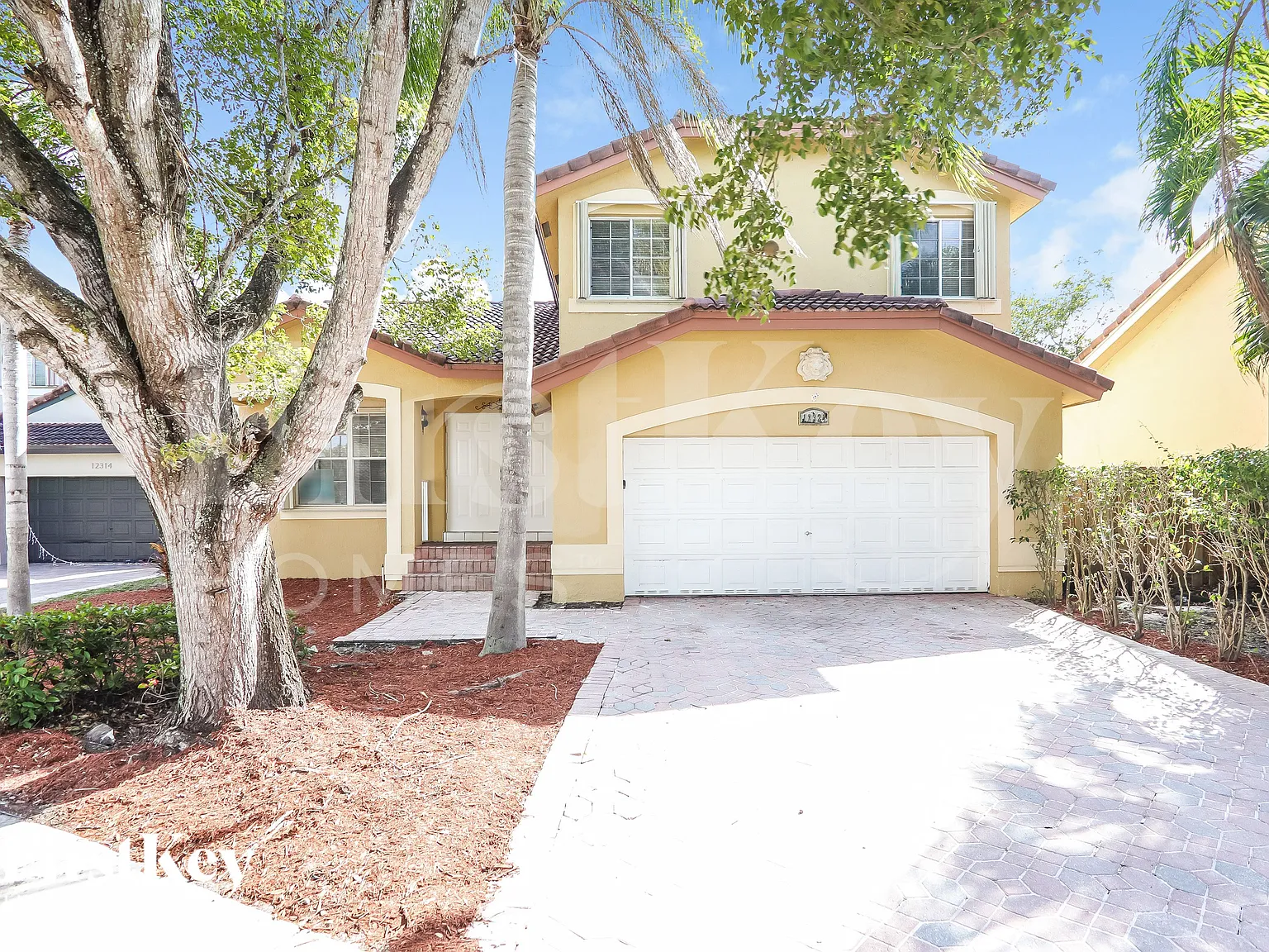 3 bed, 2.5 bath, 2238 sqft, $4,345 — Photo 1