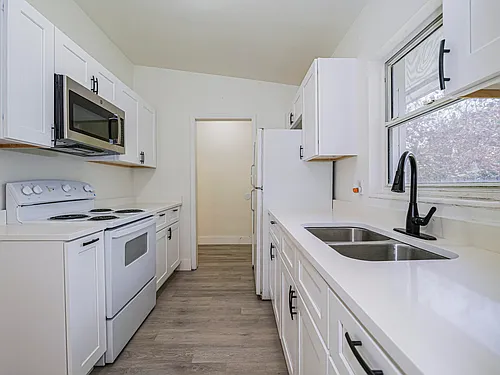 734 5th Pl SW Photo 1