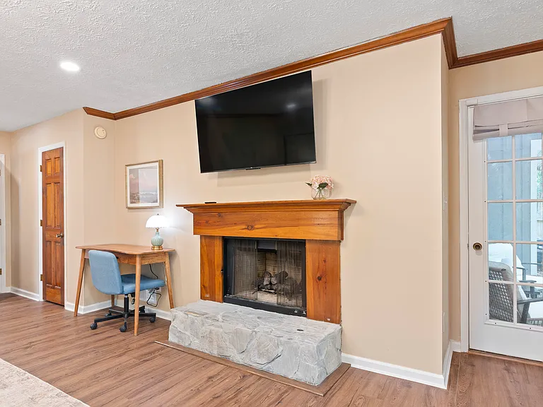 420 Cedar Ln — Photo 23