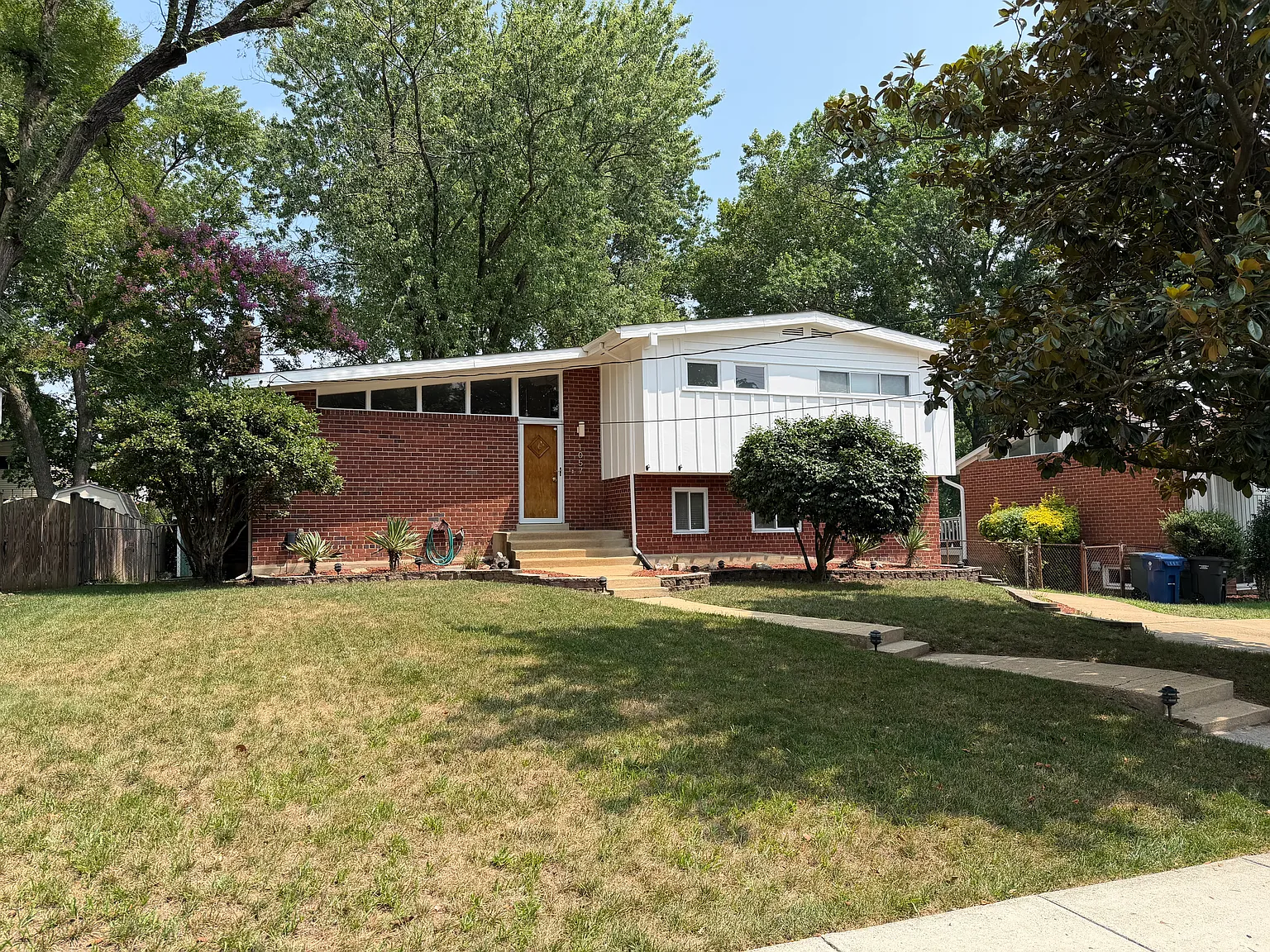 3 bed, 1.5 bath, 1574 sqft, $3,600 — Photo 1