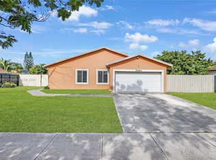 20040 NW 62nd Ave, Hialeah, FL 33015