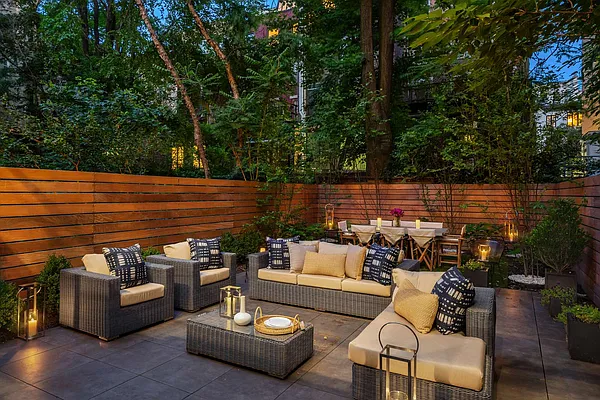 Sold by Compass | media 25