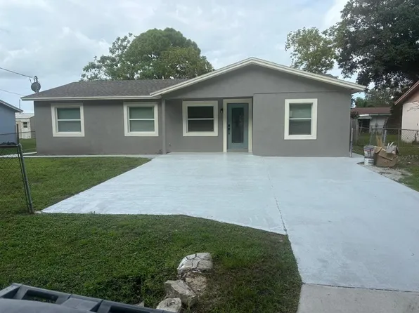 2413 S 76th St, Tampa, FL 33619