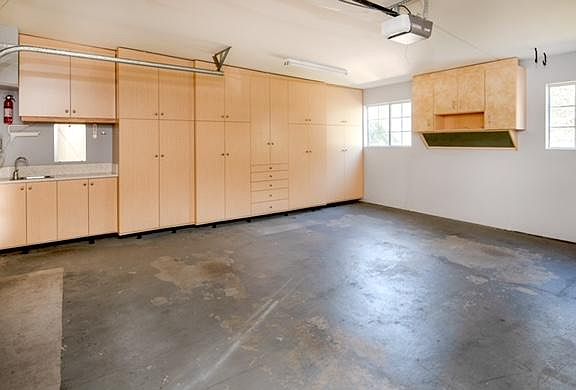 2nd image of 2063 Lilac Ln