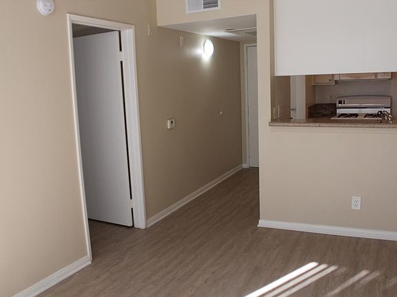 view towards kitchen and entrance