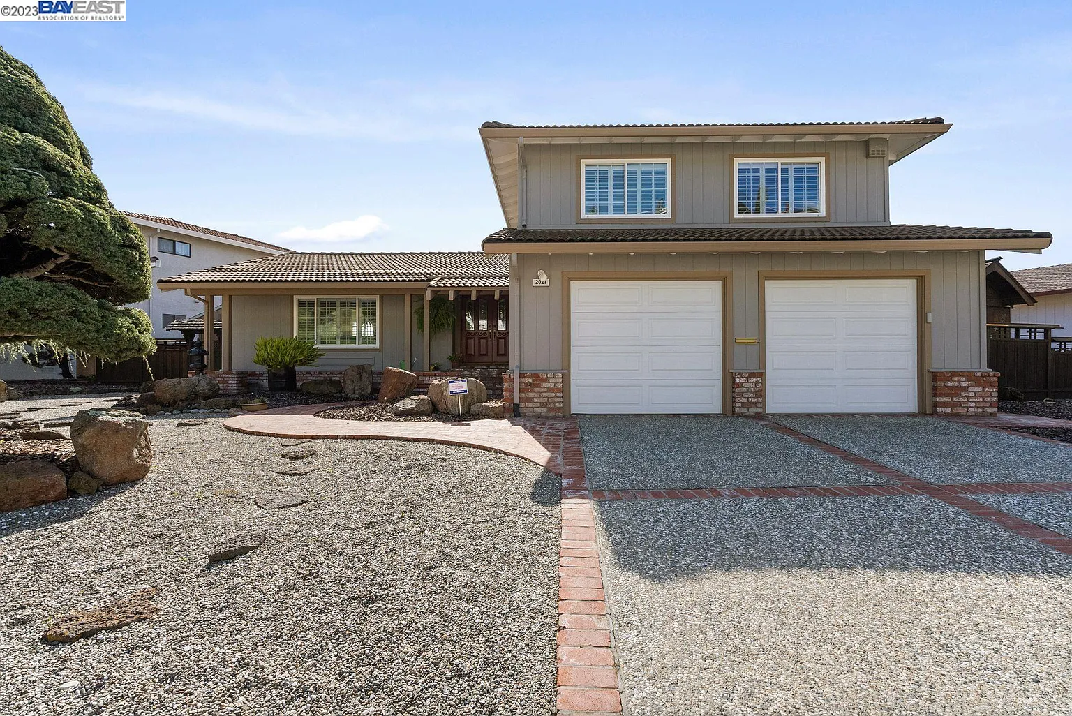 2027 Edgehill Ct photo 1