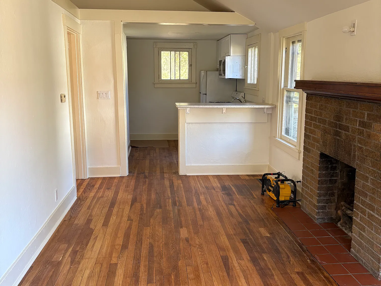2 bed, 618 sqft, $1,400 — Photo 2
