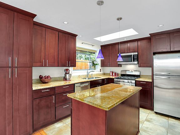 5th image of 13723 NE 73rd Pl