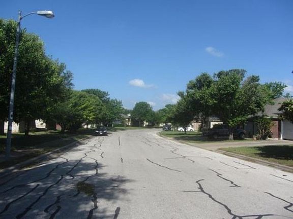 4th image of 1119 Disraeli Cir