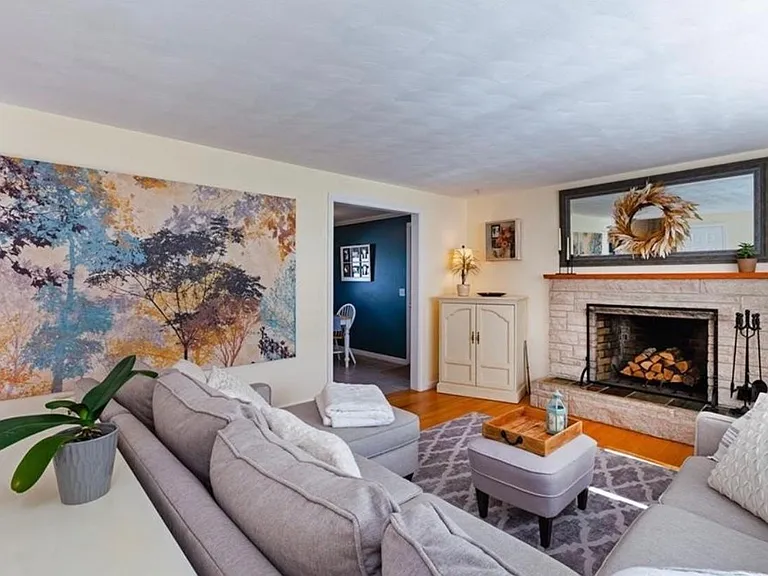 33 Peters Ln — Photo 7
