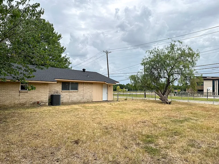 701 Tanglewood Dr — Photo 24