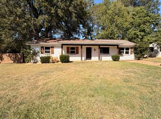 2516 Upper Dr, Pearl, MS 39208