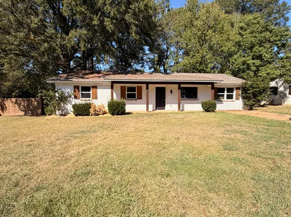 2516 Upper Dr, Pearl, MS 39208