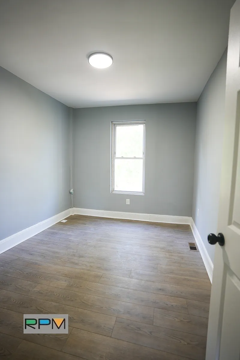 Building Photo - 4904 Queensberry Ave
