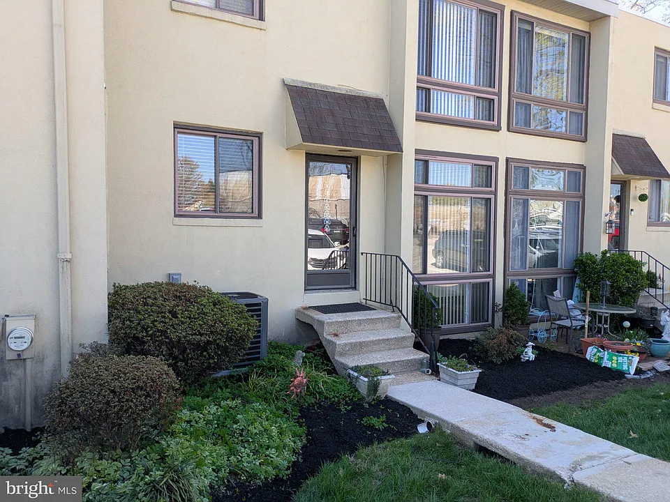 100 E Glenolden Ave #U20