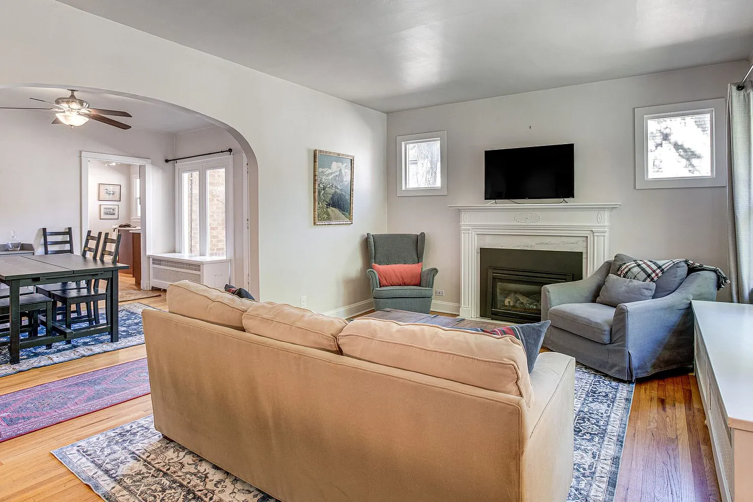 3 bed, 2.0 bath, 2787 sqft, $6,031 — Photo 3