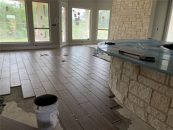 3rd image of 508 Lodge Ct