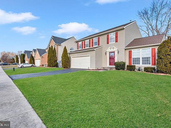 3rd image of 2961 Siwanoy Dr
