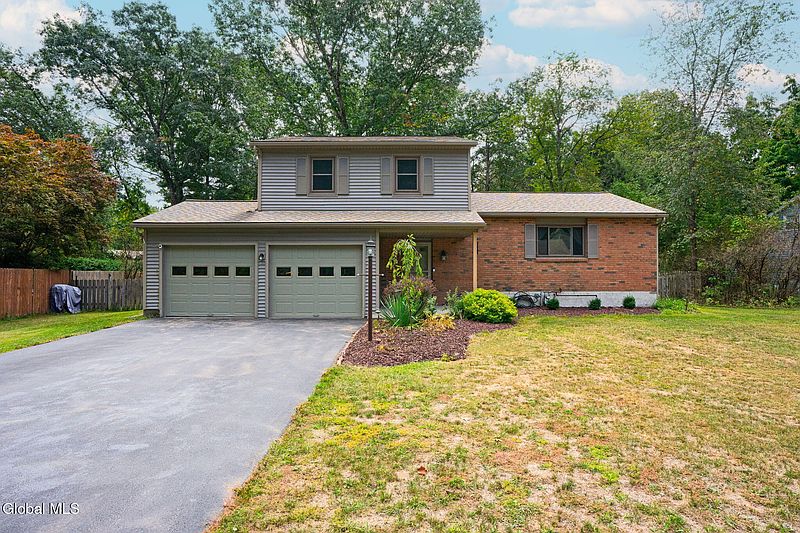 2nd image of 35 Ichabod Lane