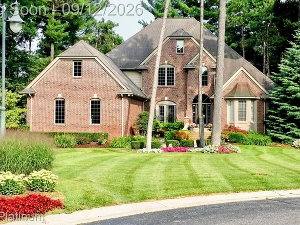 5405 Arbor Bay Ct, Brighton, MI 48116